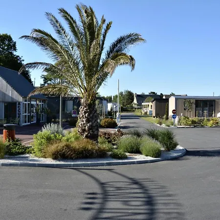 Hébergement de vacances Mobil-home 6 Pers, 3 Chambres, Piscine Chauffee, A 200m, Terrasse Couverte - Fr-1-361a-12