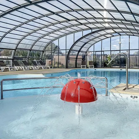 Holiday home Mobil-home 6 Pers, 3 Chambres, Piscine Chauffee, A 200m, Terrasse Couverte - Fr-1-361a-12 *